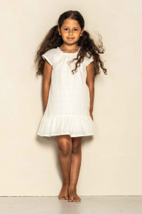 Steiff weißes festliches Sommerkleid mit gelb gestickten Blüten